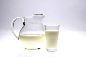 MedMilkPitcherGlass